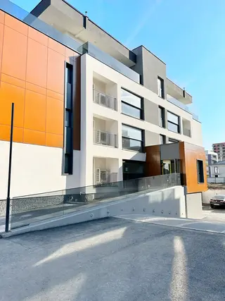 uhu image