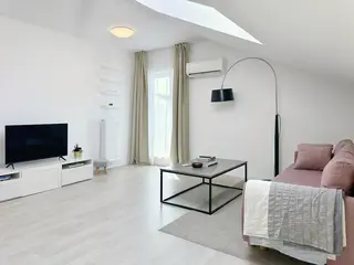 uhu image