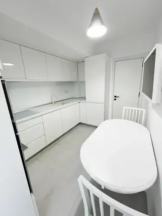 uhu image