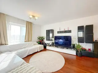 uhu image