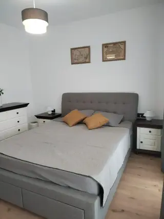 uhu image